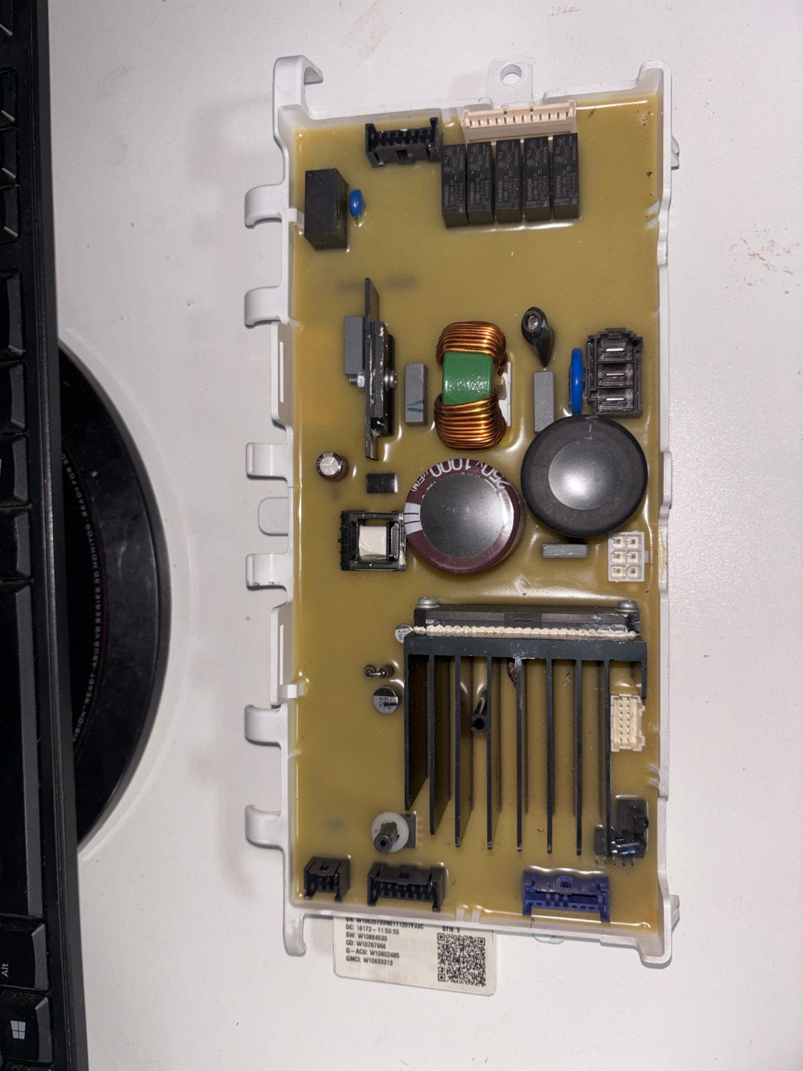 Actual W10683210 washer control board photograph