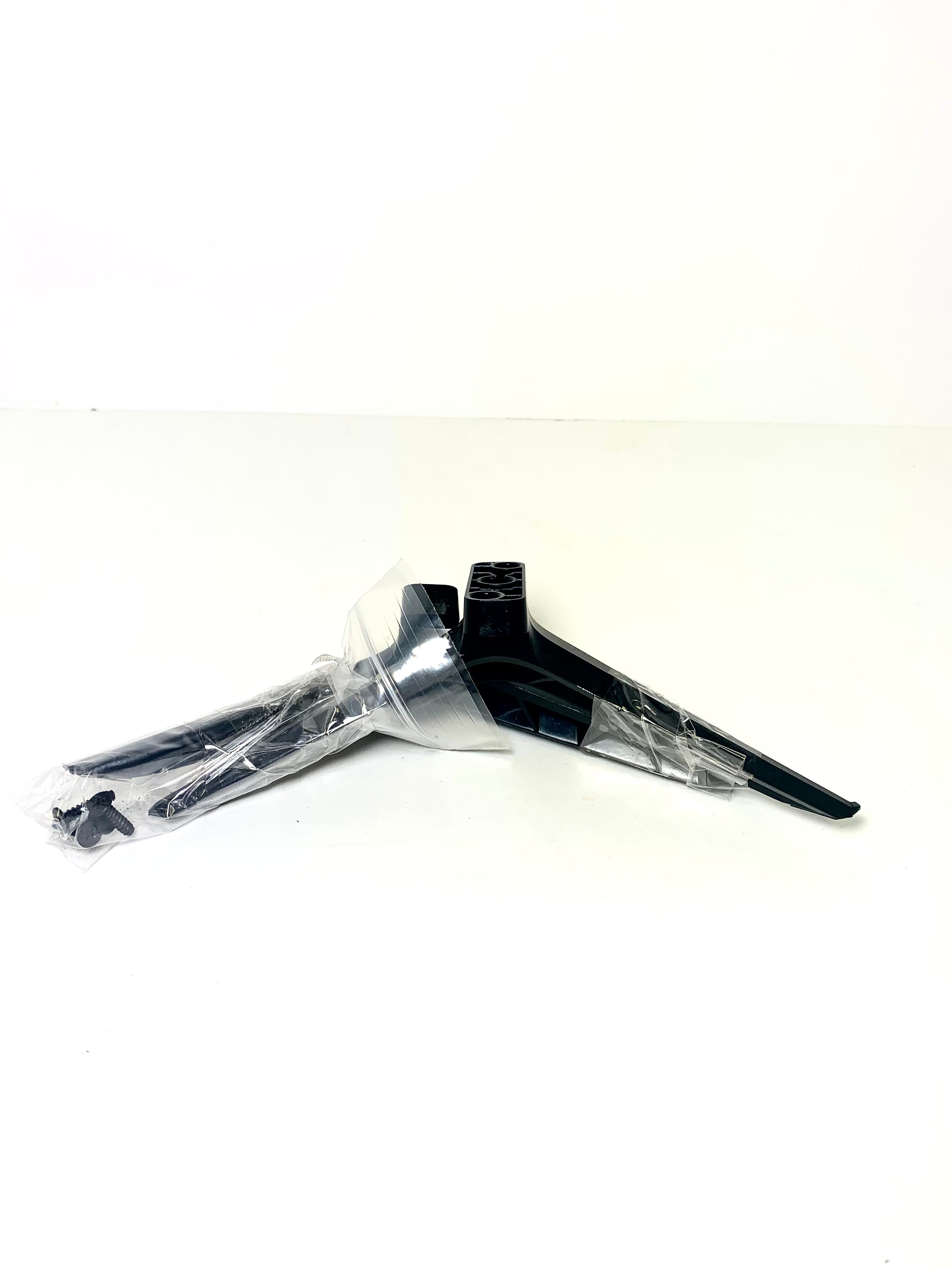 Vizio D32H-G0 TV Stand/Base