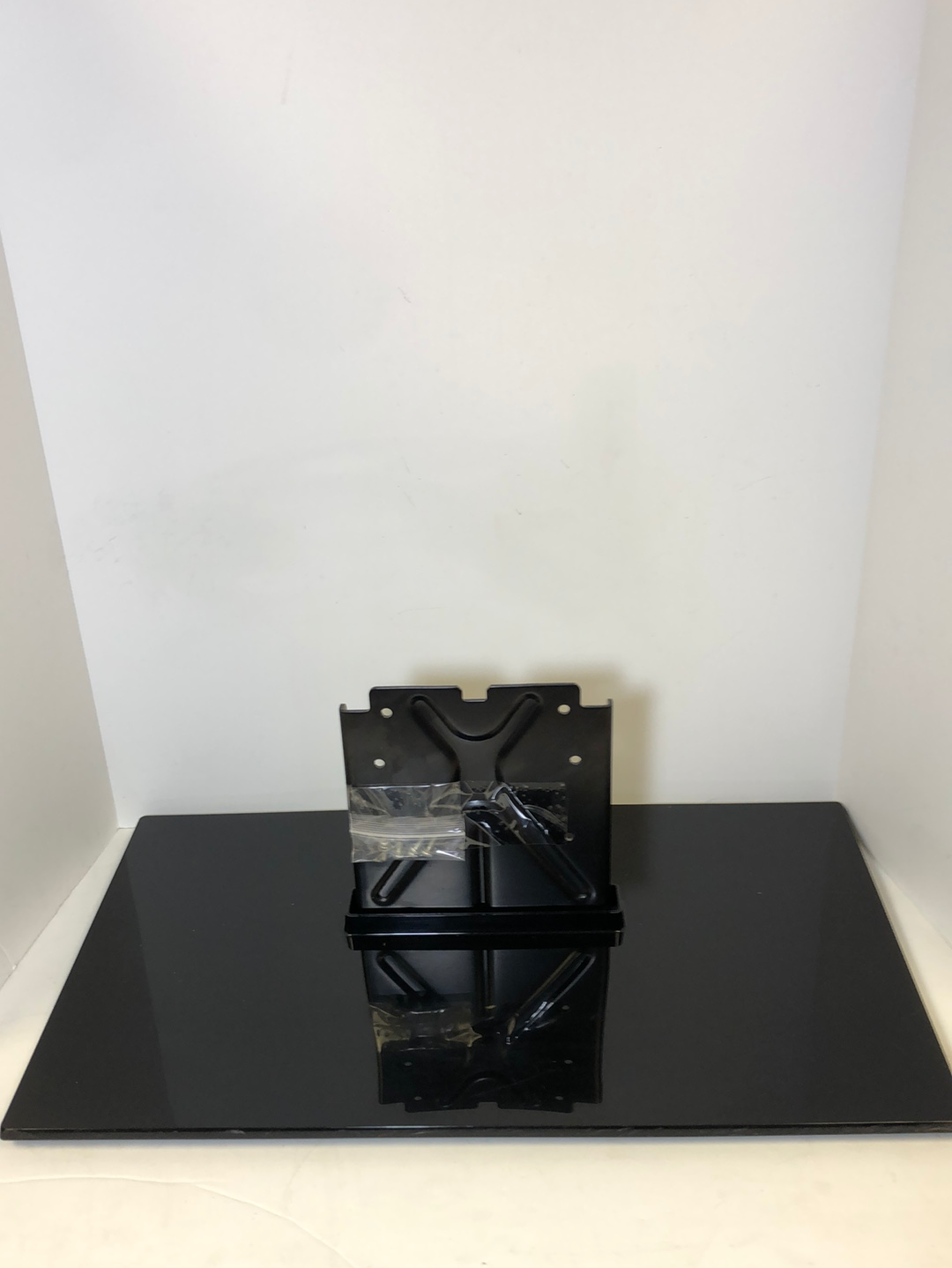 Mitsubishi LT-40153 TV Stand/Base