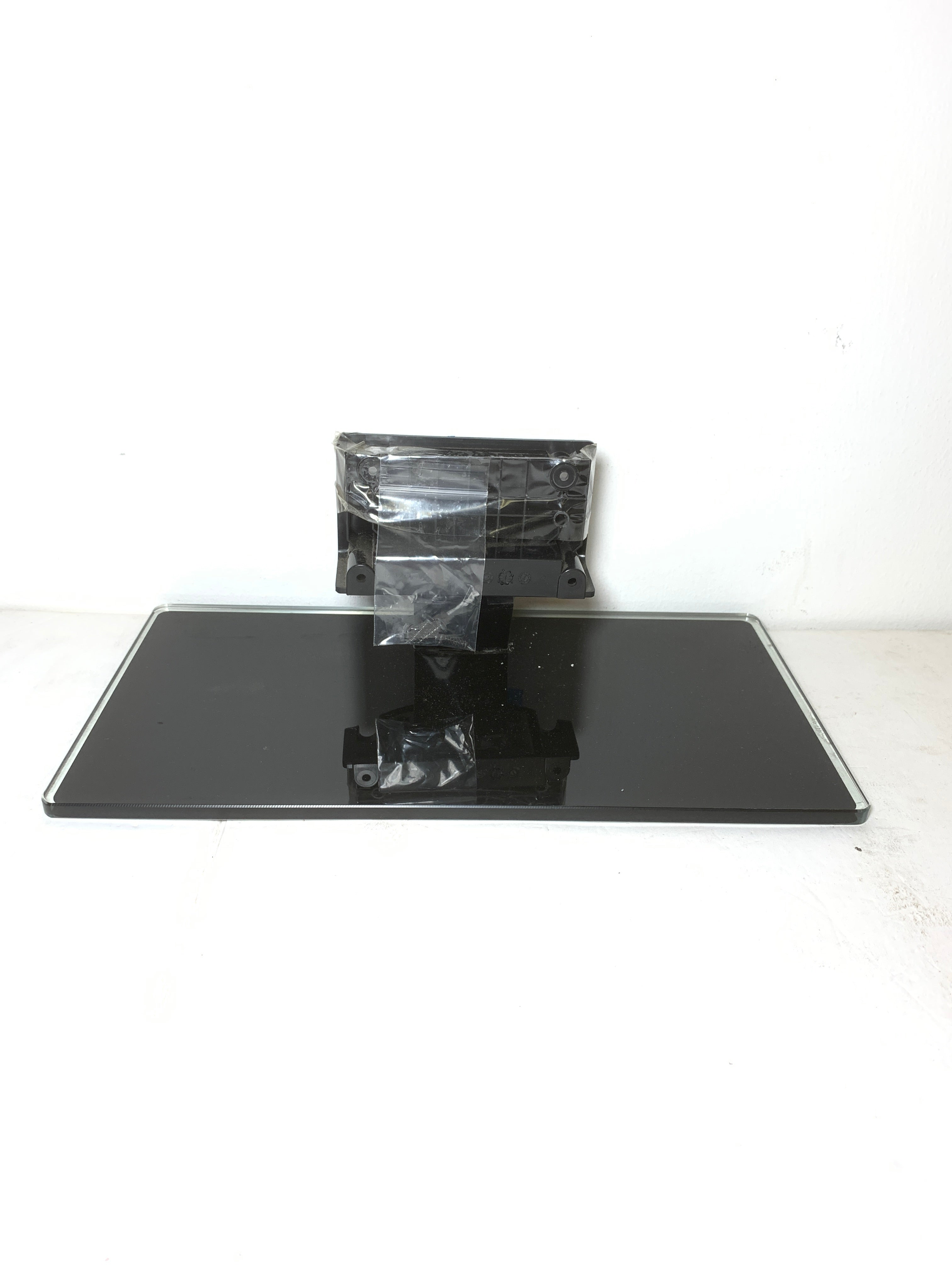 RCA 26LB30RQD TV Stand/Base