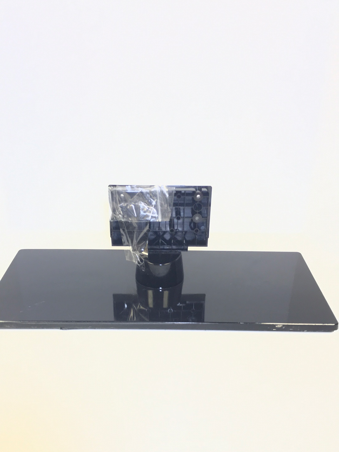 Insignia NS-39D310NA15 TV Stand/Base