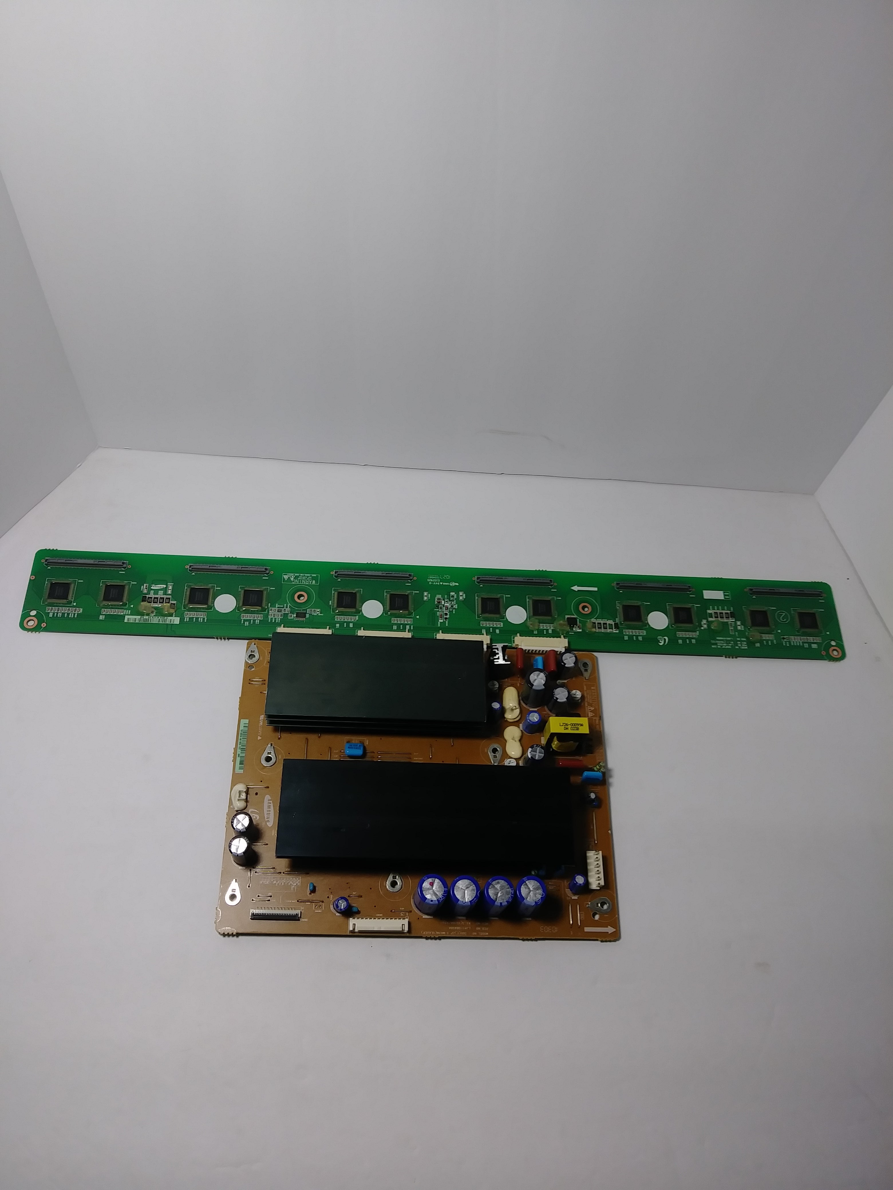 Samsung BN96-12411A (LJ92-01683A) Y-Main Board