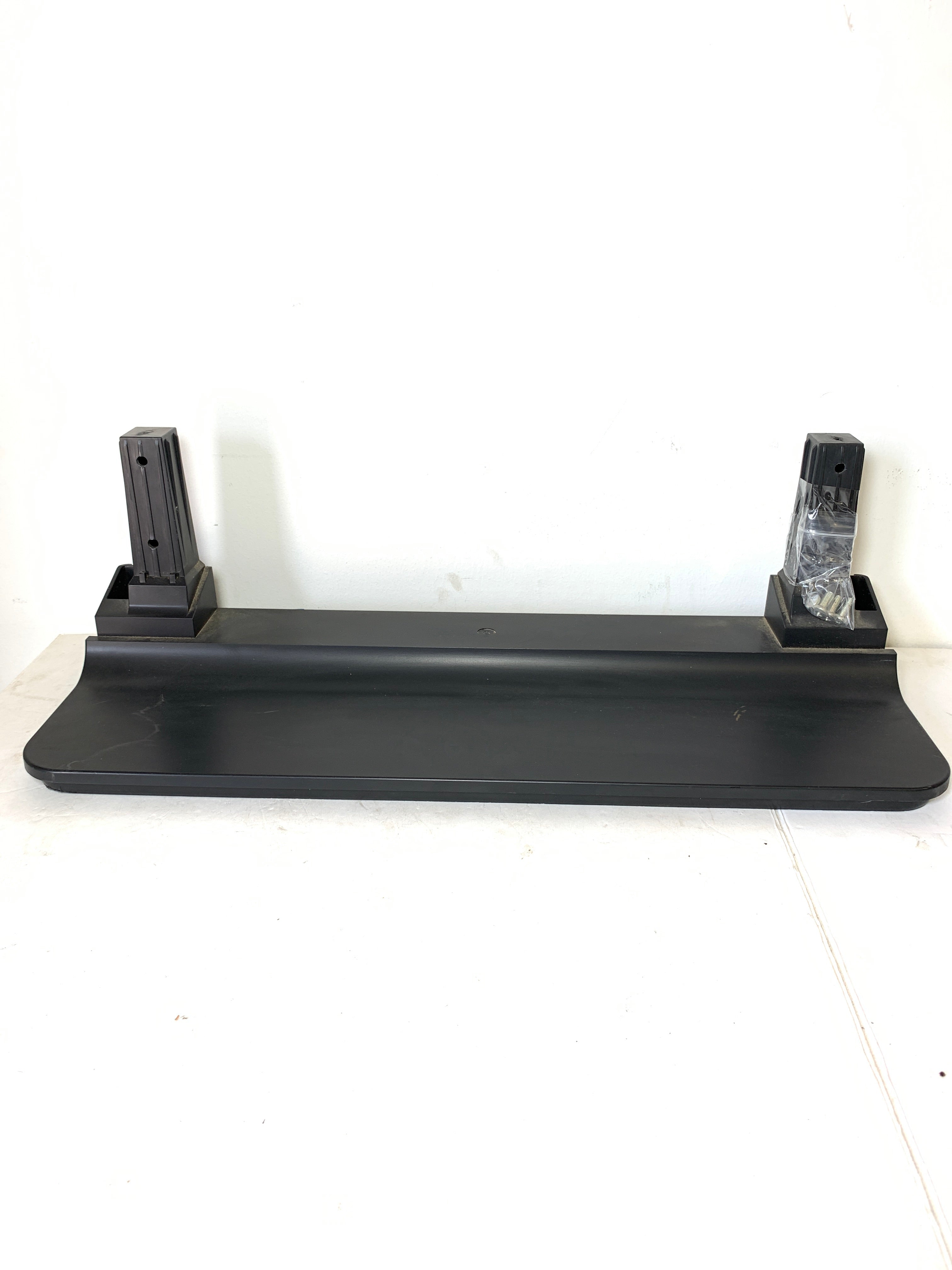 Sanyo DP42648 TV Stand/Base